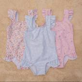 Little Dutch Bathsuit ruffles Little Pink Flowers rozā volānu peldkostīms ar UV aizsardzību 98/104 izm.